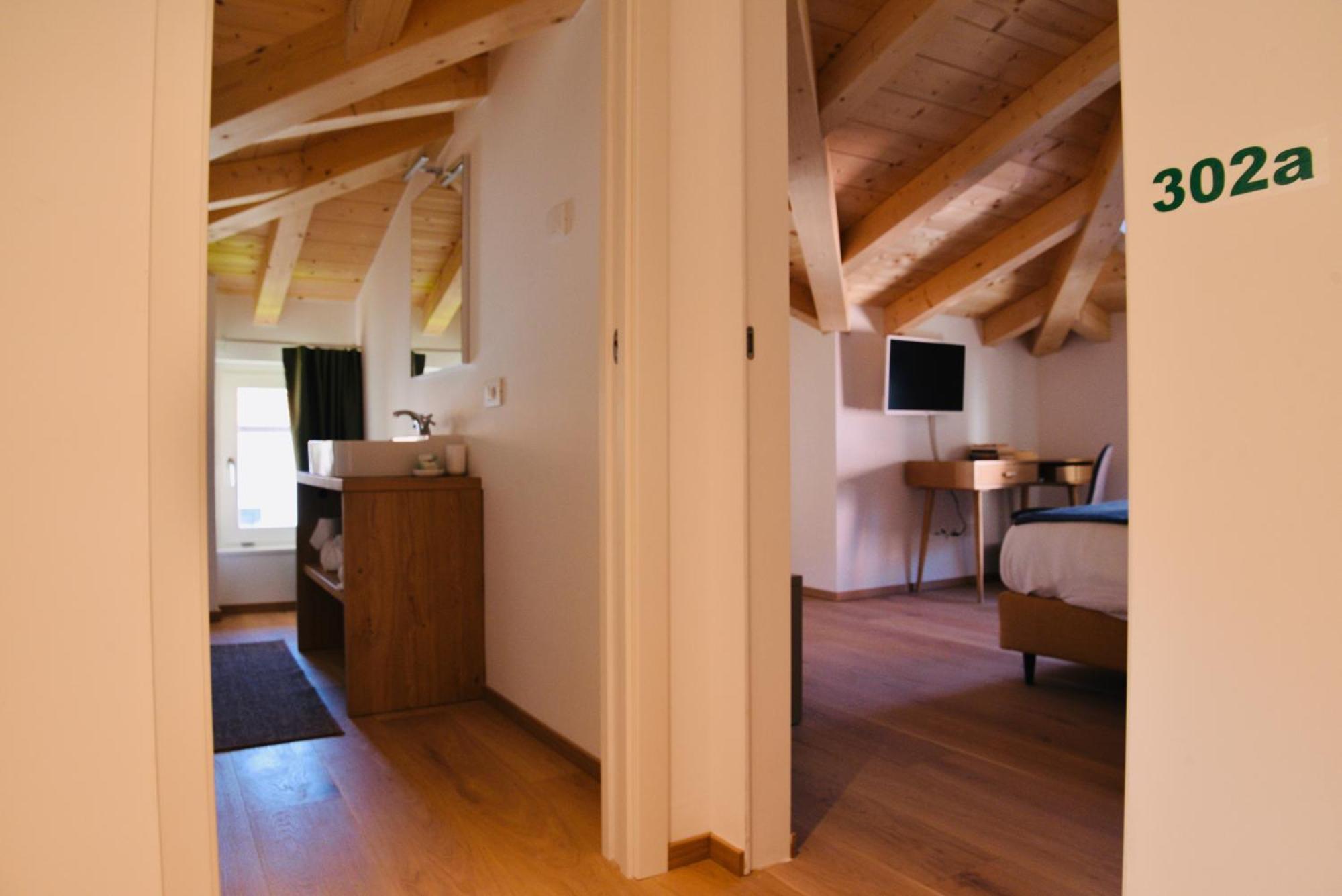 Nine Shared Bed & Breakfast
